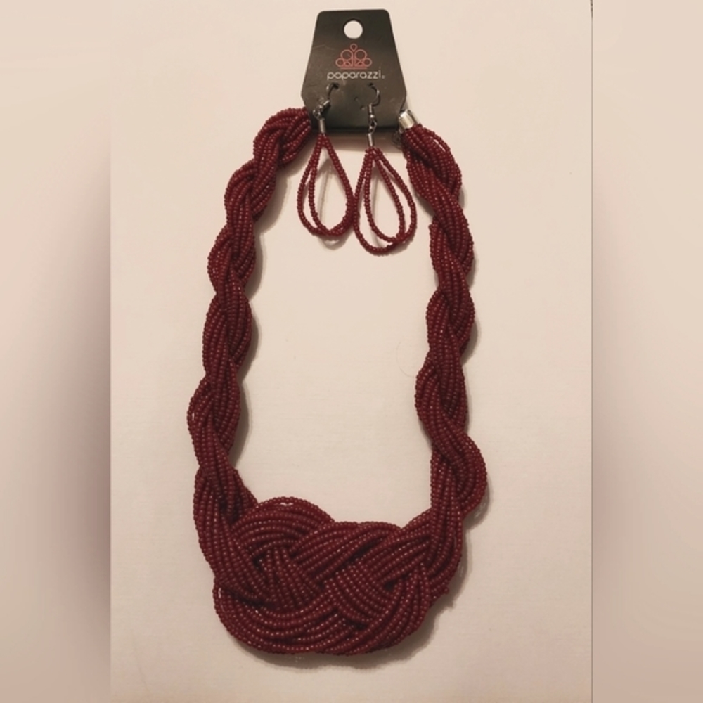 NWT Paparazzi necklace & earrings
